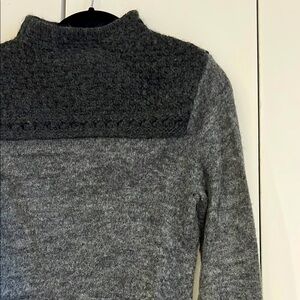 Cozy Unique Gray Tory Burch Knit Sweater